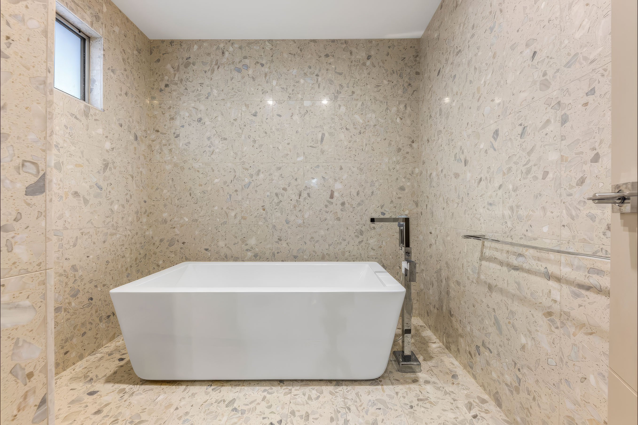 Freestanding bath with tapware